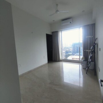 Room in 4 BHK Apartment at Raheja Imperia, Empire Mill – for Rent