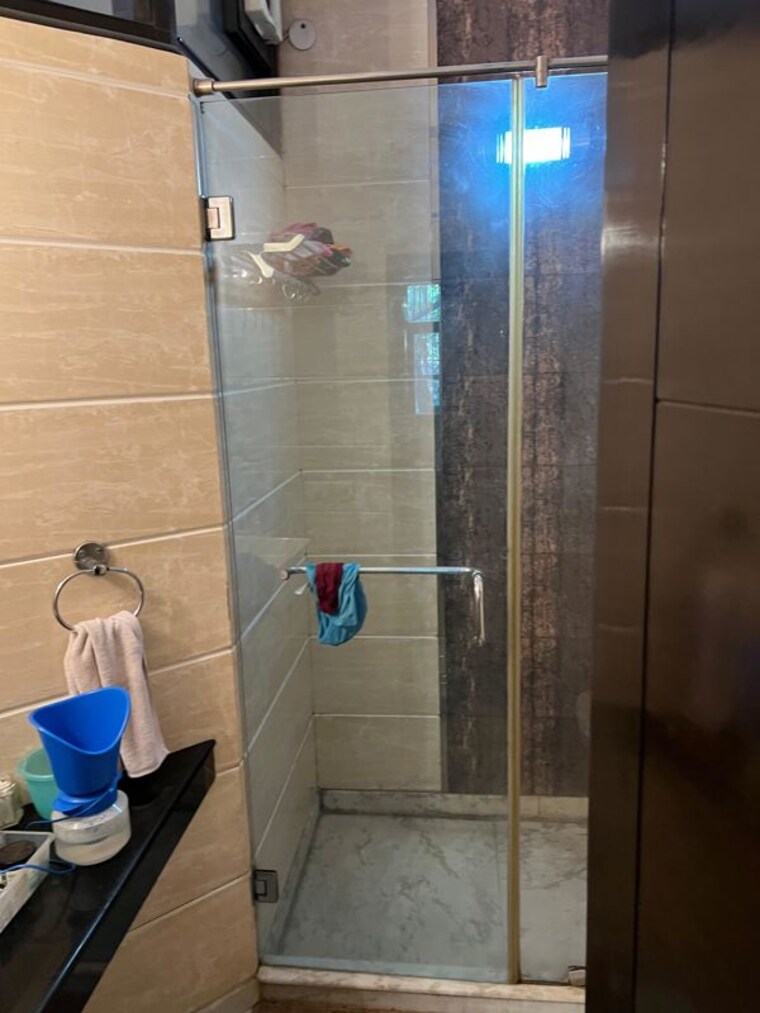 Bathroom, shivalik colony 3 Bedroom 1800 Sq.Ft. Builder Floor In Shivalik Colony Delhi 9819022