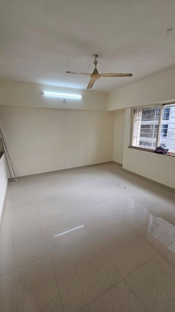 Room in 2 BHK Apartment at Parge Vivaan, Kondhwa – for Rent