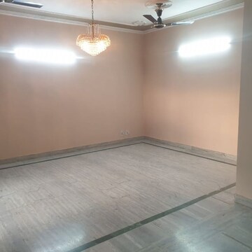 Room in 4 BHK Apartment at Vastu Apartments, Ghata – for Rent