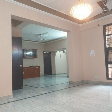 Room in 4 BHK Apartment at Vastu Apartments, Ghata – for Rent