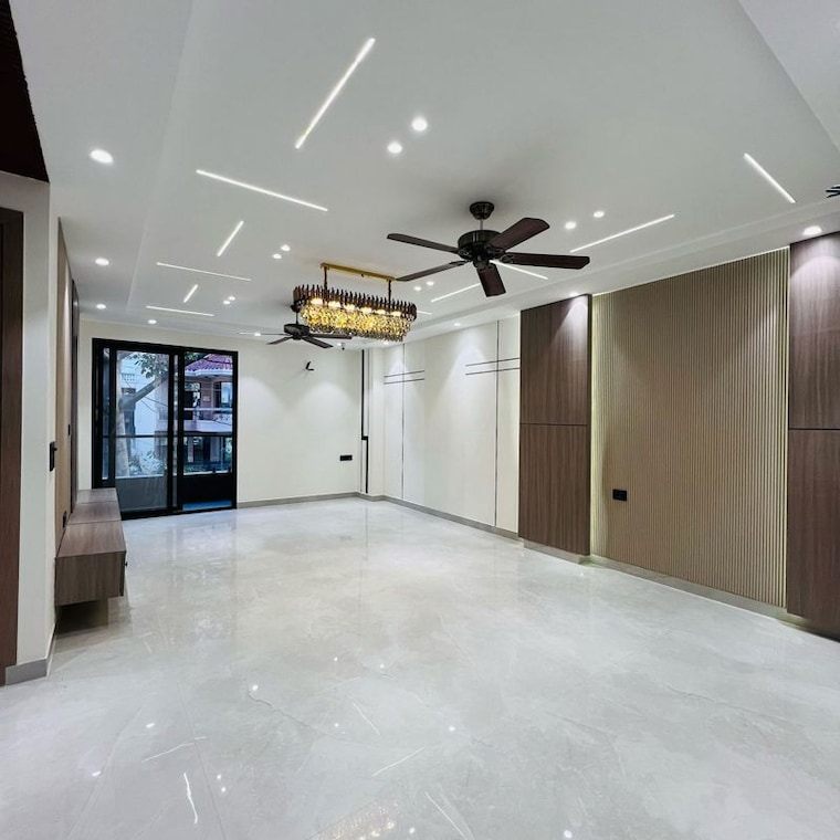 Room, south city 2 4 Bedroom 470 Sq.Ft. Builder Floor In South City 2 Gurgaon 9819096