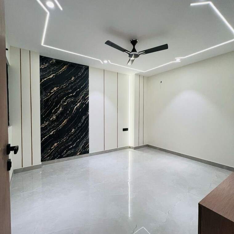 Room, south city 2 4 Bedroom 470 Sq.Ft. Builder Floor In South City 2 Gurgaon 9819096