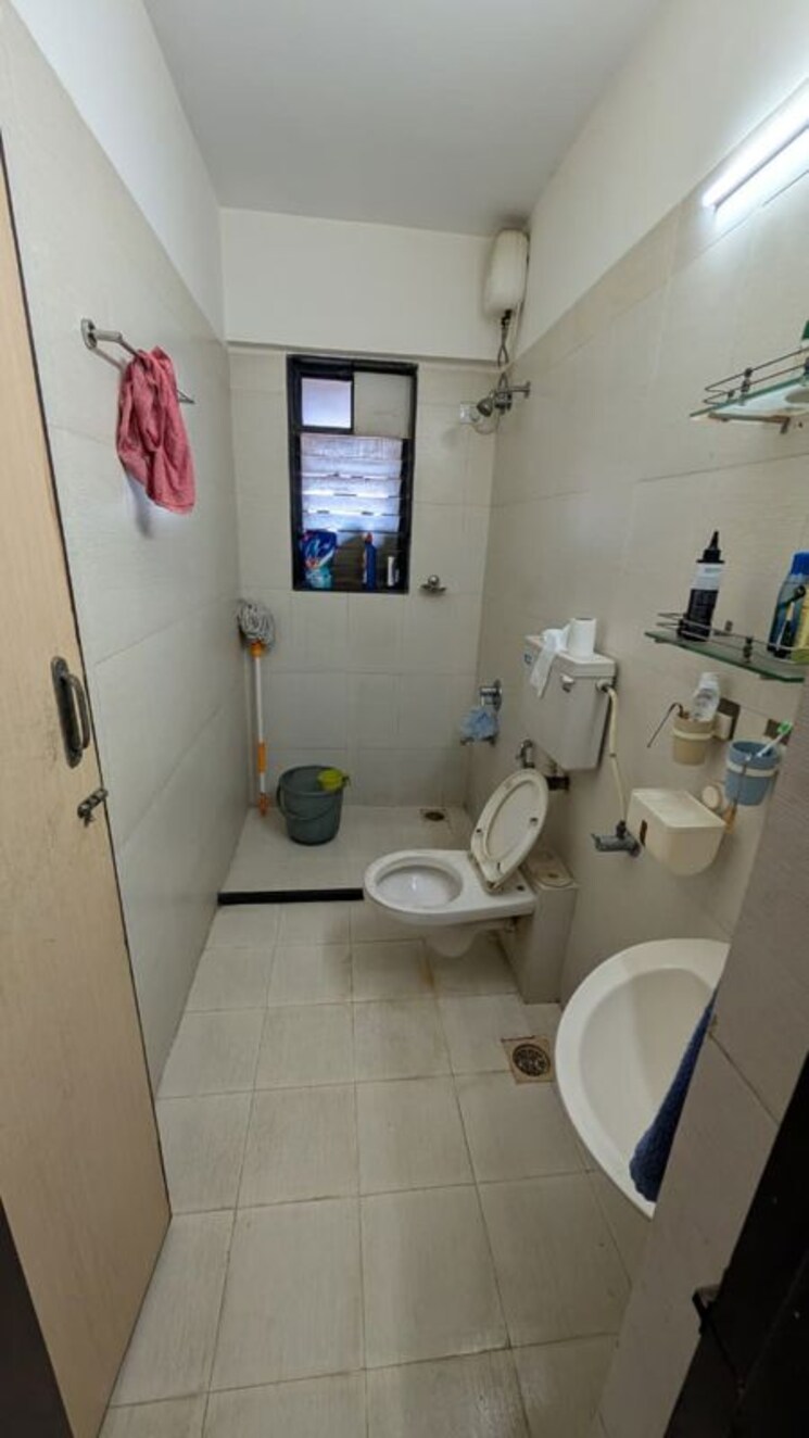 Bathroom, abrol-vastu-park 1 Bedroom 600 Sq.Ft. Apartment In Malad West Mumbai 9819102