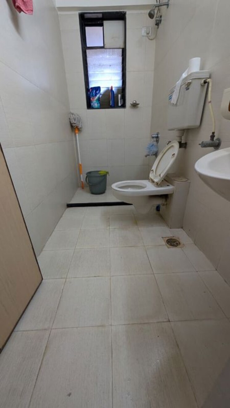 Bathroom, abrol-vastu-park 1 Bedroom 600 Sq.Ft. Apartment In Malad West Mumbai 9819102