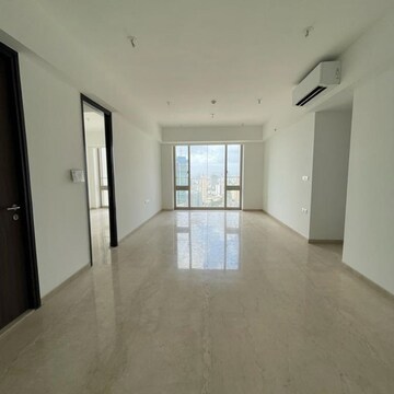 Room in 3 BHK Apartment at Lodha Kiara, Kamala Mill – for Rent