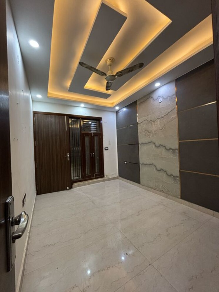 Room, dwarka mor 3 Bedroom 1150 Sq.Ft. Builder Floor In Dwarka Mor Delhi 9819162