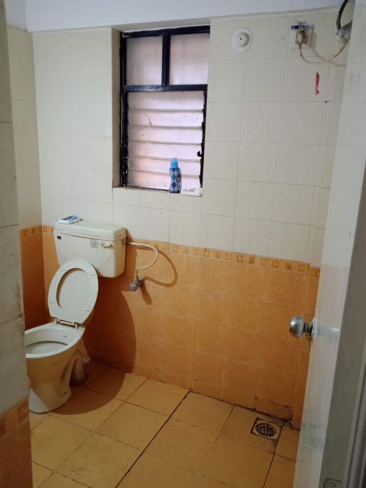 Attached Bathroom, bramha-avenue 2 Bedroom 1080 Sq.Ft. Apartment In Kondhwa Pune 9006103