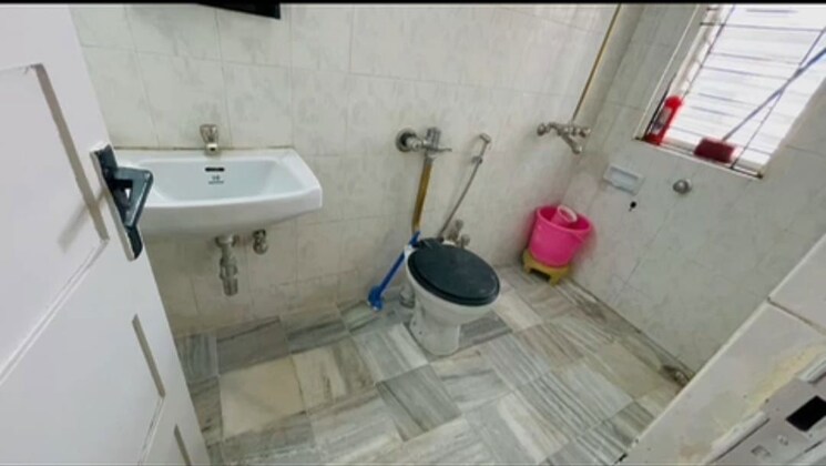 Bathroom, raheja-gardens 2 Bedroom 1000 Sq.Ft. Apartment In Wanwadi Pune 9006105