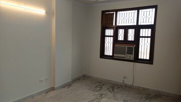 Room in 3 BHK Builder Floor at East Patel Nagar – for Rent