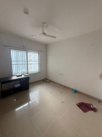 Room in 3 BHK Apartment at Kolte Patil Life Republic, Hinjewadi – for Rent