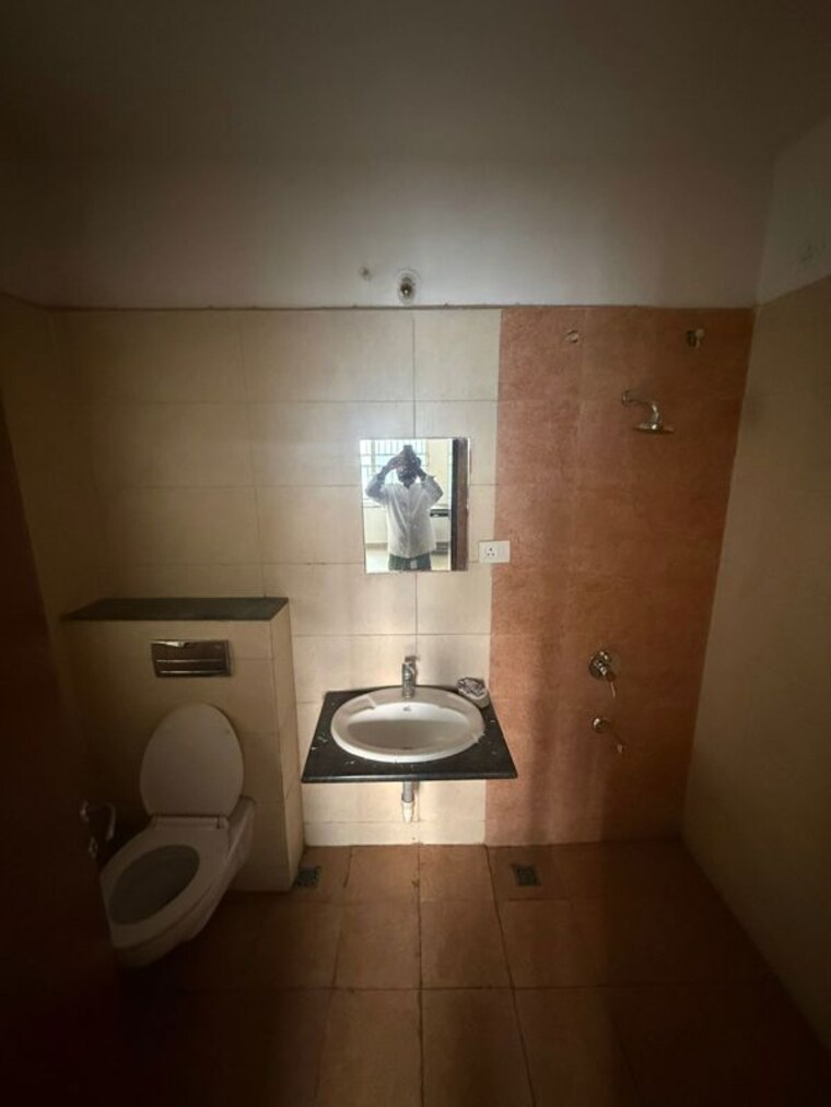 Bathroom, kolte-patil-life-republic 3 Bedroom 1500 Sq.Ft. Apartment In Hinjewadi Pune 9819250