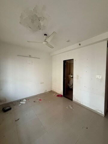 Room in 3 BHK Apartment at Kolte Patil Life Republic, Hinjewadi – for Rent