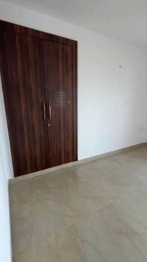 Room in 3 BHK Apartment at Eros Sampoornam, Sector 2 Greater Noida – for Sale