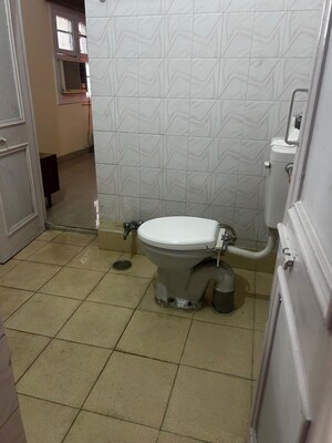 Bathroom in 3 BHK Apartment at Sector 43 – for Rent