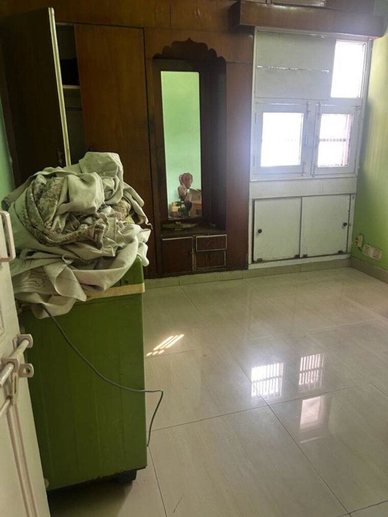 Bathroom, sector 43 3 Bedroom 1000 Sq.Ft. Apartment In Sector 43 Chandigarh 9819264