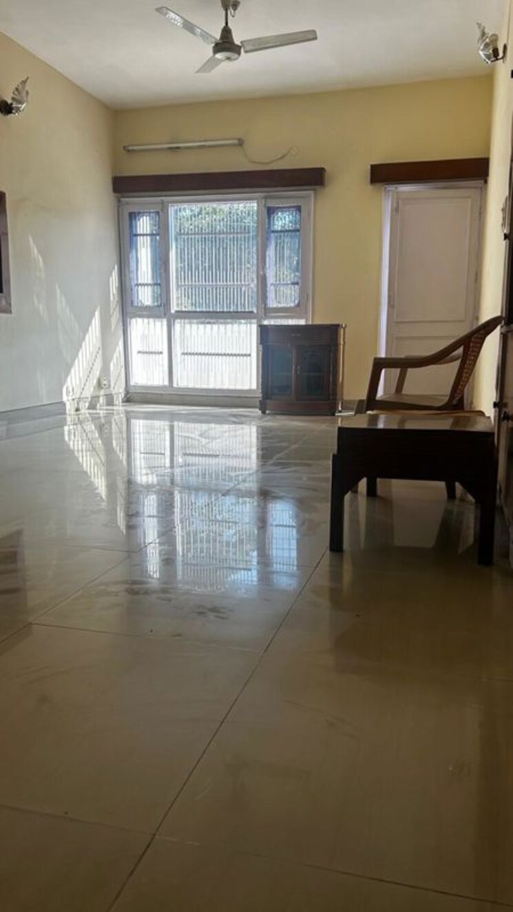 undefined, sector 43 3 Bedroom 1000 Sq.Ft. Apartment In Sector 43 Chandigarh 9819264