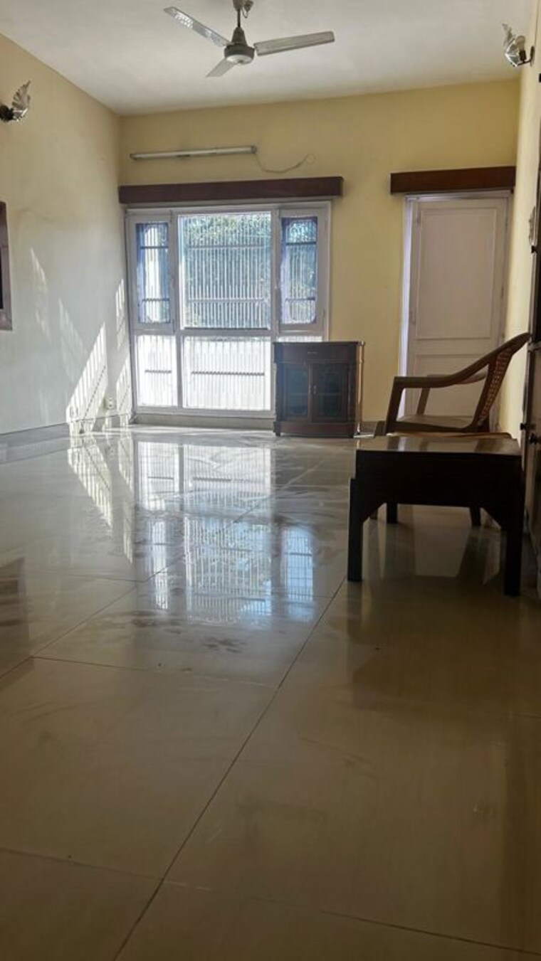 undefined, sector 43 3 Bedroom 1000 Sq.Ft. Apartment In Sector 43 Chandigarh 9819264