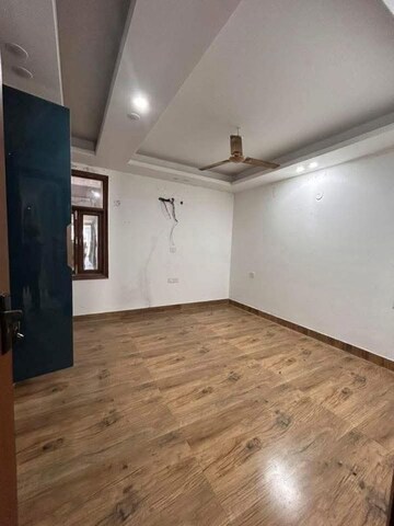 Room in 3 BHK Builder Floor at Chattarpur – for Rent