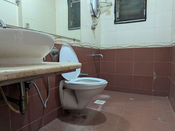 Attached Bathroom in 3 BHK Apartment at Shrishti Synchronicity, Chandivali – for Rent