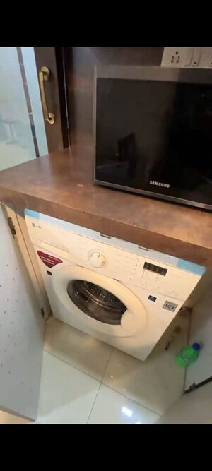 Furnished Amenities in 1 BHK Apartment at Andheri West – for Rent