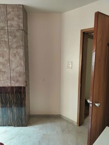 Room in 3 BHK Apartment at Magarpatta Daffodils Apartment, Hadapsar – for Sale