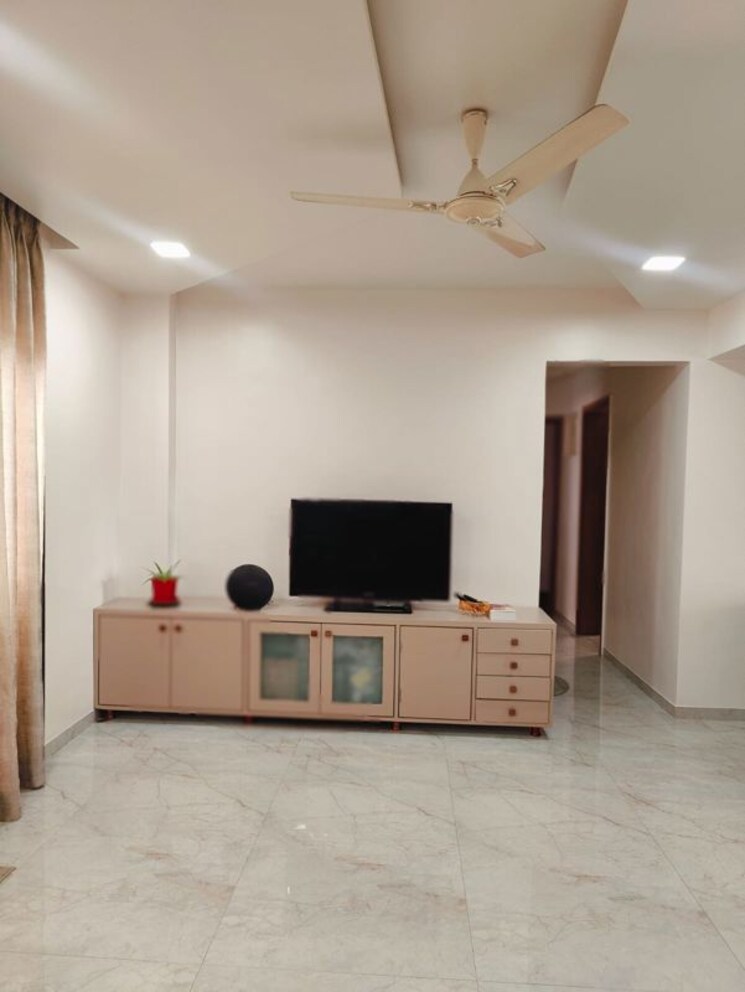 Living Room, magarpatta-daffodils-apartment 3 Bedroom 1500 Sq.Ft. Apartment In Hadapsar Pune 9819283