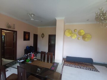 Bedroom in 3 BHK Builder Floor at Sector 38 – for Rent