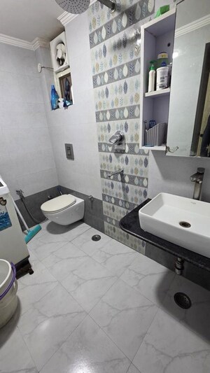 Master Bedroom in 1.5 BHK Builder Floor at Mayur Vihar – for Rent