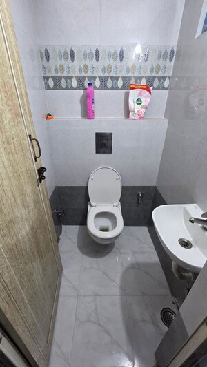 Master Bedroom in 1.5 BHK Builder Floor at Mayur Vihar – for Rent