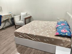 4 BHK + Pooja Room,Servant Room Apartment For Rent in Mahagun Mezzaria