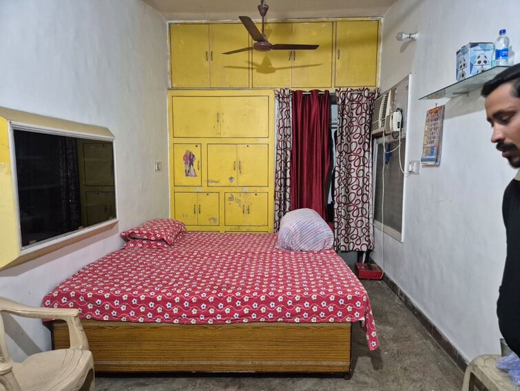 Bedroom, mayur vihar 1.5 Bedroom 750 Sq.Ft. Apartment In Mayur Vihar Delhi 9819311