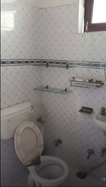 Bathroom in 2 BHK Apartment at Hazratganj – for Rent