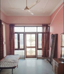 2 BHK Apartment For Rent in Hazratganj