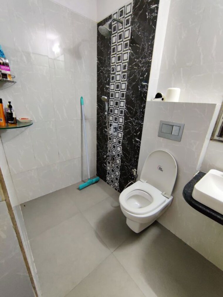 Bathroom, omkar-ananta 2 Bedroom 750 Sq.Ft. Apartment In Goregaon East Mumbai 9819329