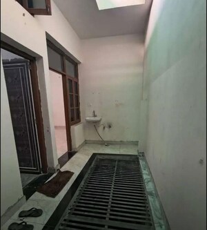 Building Lobby in 2 BHK Independent House at Kamta – for Rent