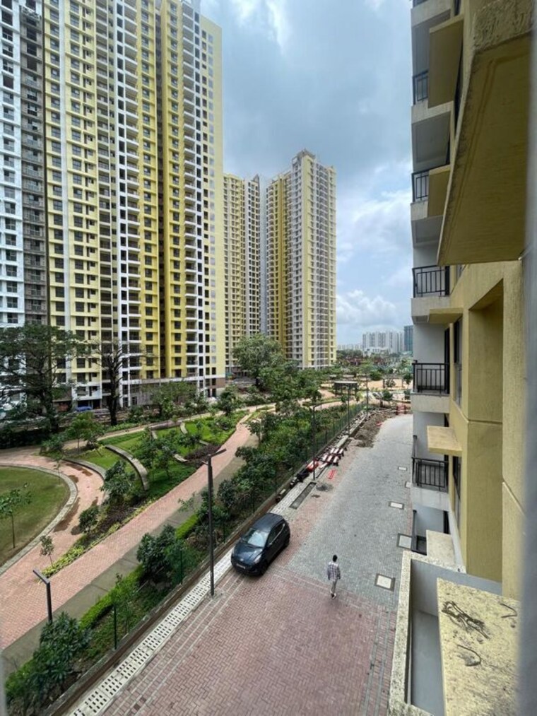 Exterior View, runwal-gardens-phase-2 1.5 Bedroom 535 Sq.Ft. Apartment In Dombivli East Thane 9819377
