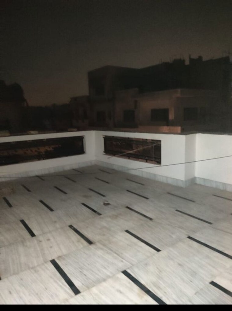 Balcony, gomti nagar 1 Bedroom 750 Sq.Ft. Builder Floor In Gomti Nagar Lucknow 9819382