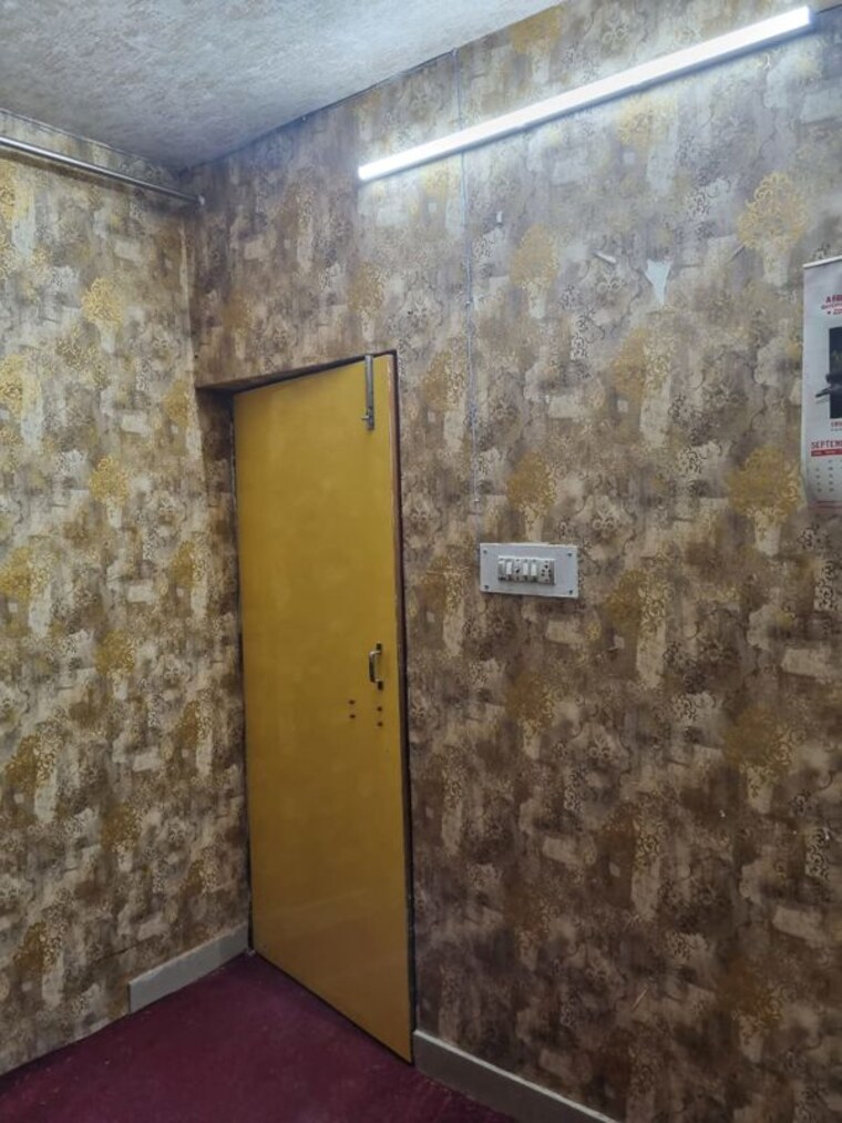 undefined, gomti nagar Commercial Office Space 200 Sq.Ft. In Gomti Nagar Lucknow 9819389