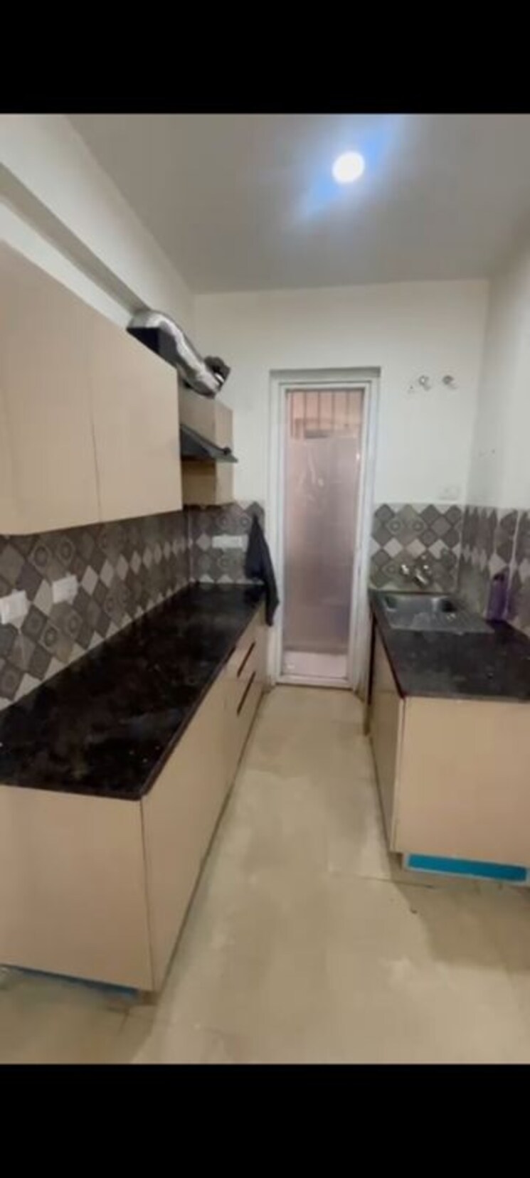 Kitchen, signature-global-park-4-and-5 3 Bedroom 1120 Sq.Ft. Apartment In Sohna Sector 36 Gurgaon 9819394