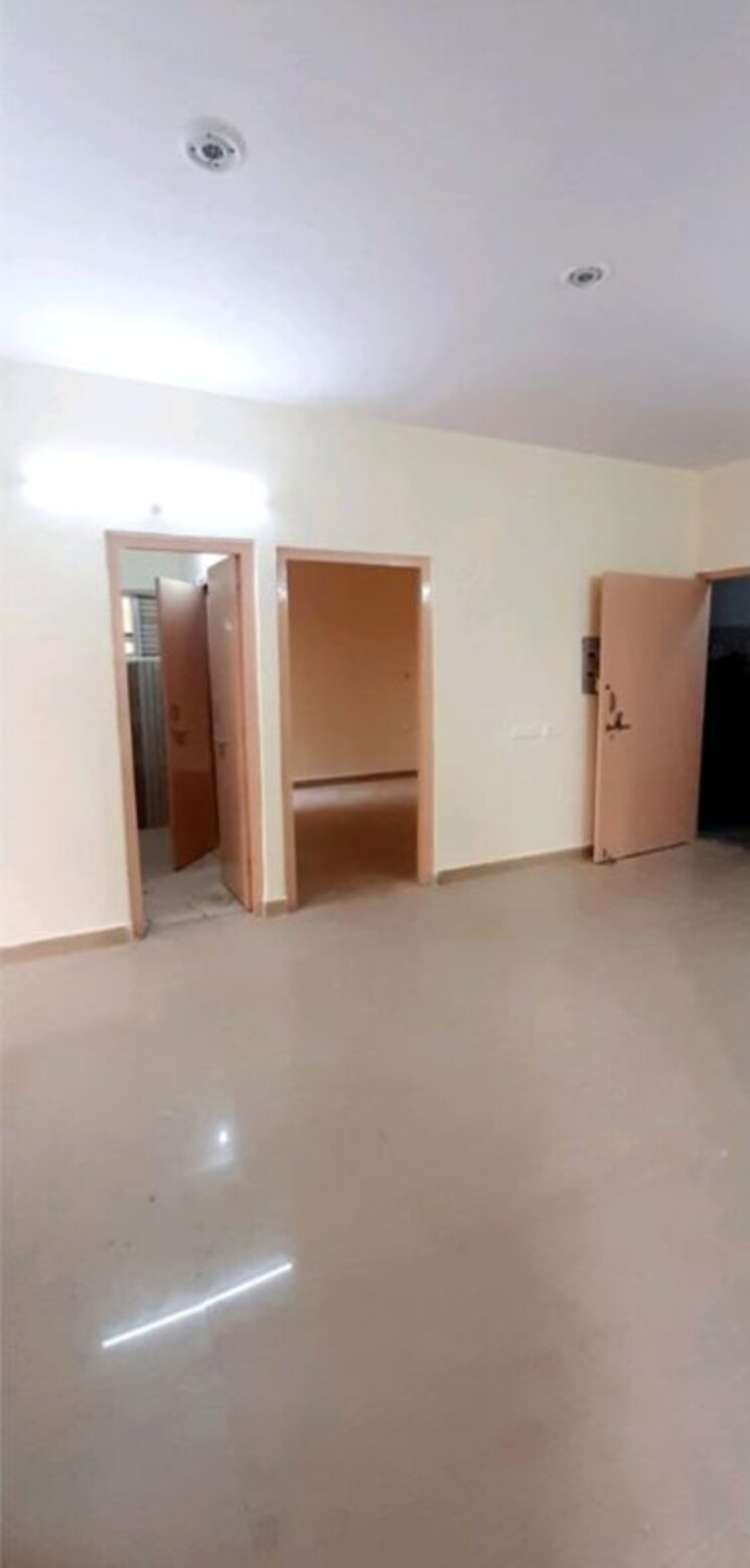 Room, gomti nagar 2 Bedroom 1150 Sq.Ft. Apartment In Gomti Nagar Lucknow 9819396