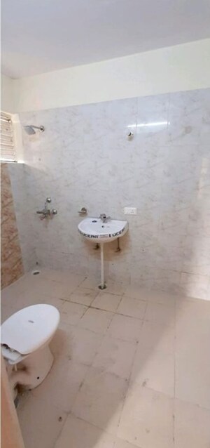 Bathroom in 2 BHK Apartment at Gomti Nagar – for Rent