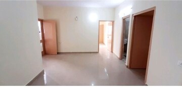 Room in 2 BHK Apartment at Gomti Nagar – for Rent