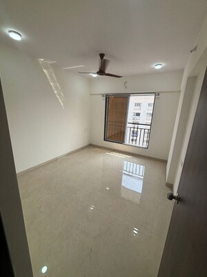Bedroom in 2 BHK Apartment at Aditya Phatak Wada, Tembhi Naka – for Rent