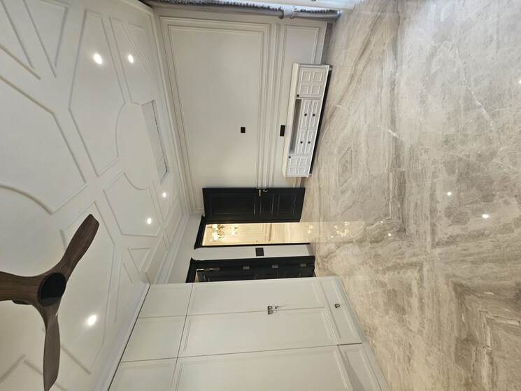 Kitchen, surajmal vihar 3 Bedroom 287 Sq.Yd. Builder Floor In Surajmal Vihar Delhi 9819403