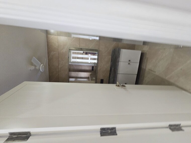 undefined, surajmal vihar 3 Bedroom 200 Sq.Yd. Builder Floor In Surajmal Vihar Delhi 9819376