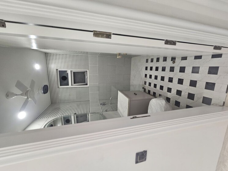 undefined, surajmal vihar 3 Bedroom 200 Sq.Yd. Builder Floor In Surajmal Vihar Delhi 9819376