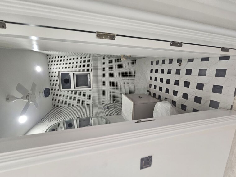 undefined, surajmal vihar 3 Bedroom 200 Sq.Yd. Builder Floor In Surajmal Vihar Delhi 9819376