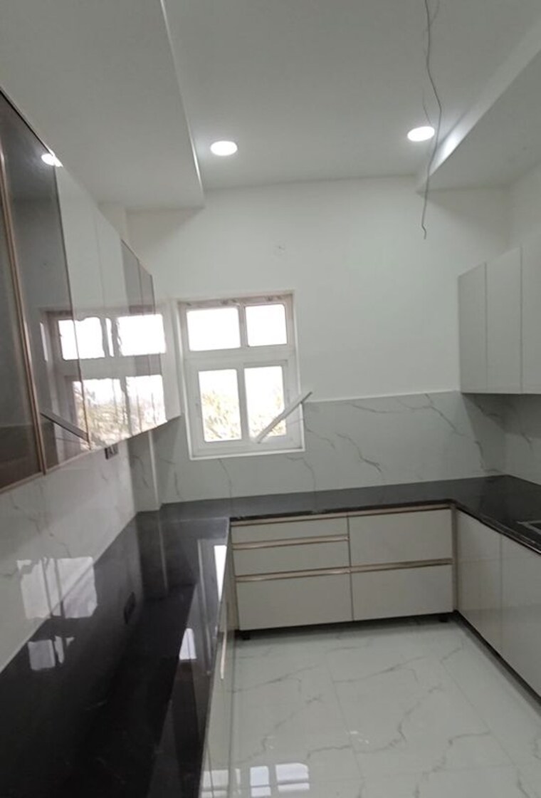 Kitchen, sector 8 3 Bedroom 250 Sq.Yd. Builder Floor In Sector 8 Faridabad 9751563