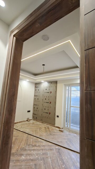 Room in 4 BHK Builder Floor at Sector 8 – for Sale